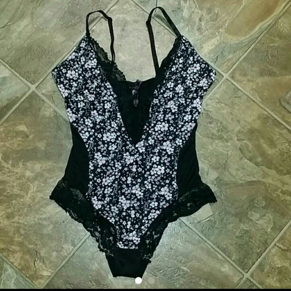 Womens sexy lingerie bodysuit